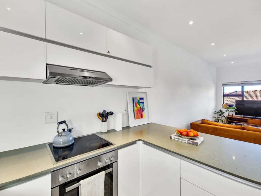 1 Bedroom Property for Sale in Vredehoek Western Cape